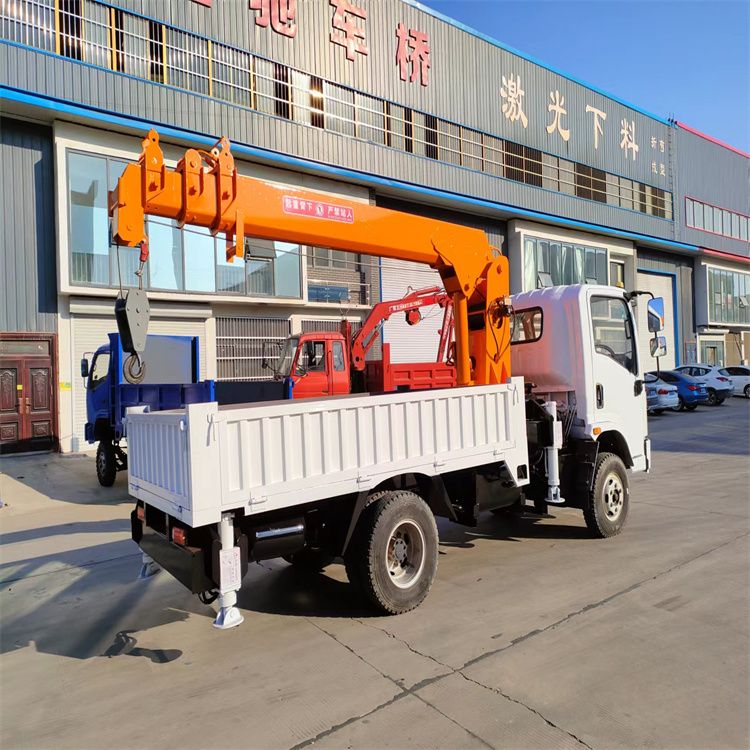 汾阳市三轮随车吊定制 农用改装机自备吊中瑞长期出售